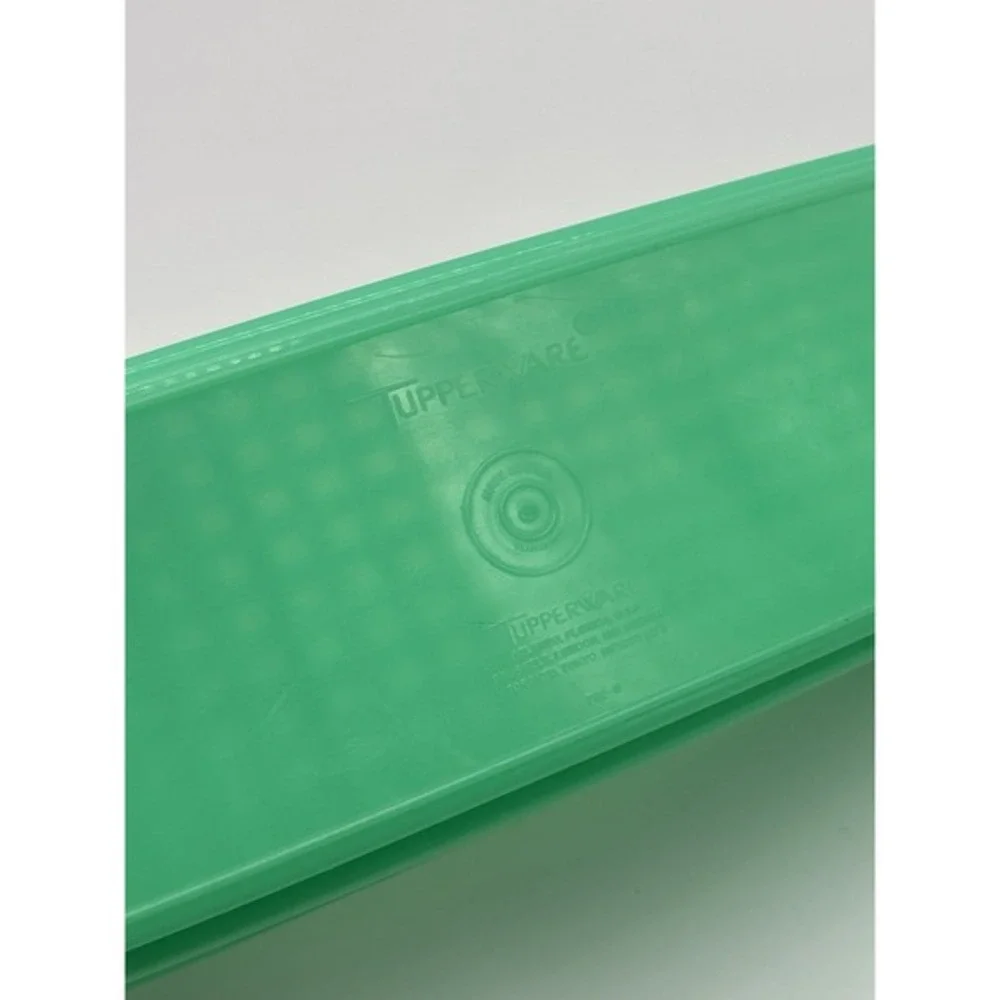 Vintage 2pc Tupperware Jadeite Green Celery Keeper Container 782‎ & Insert.